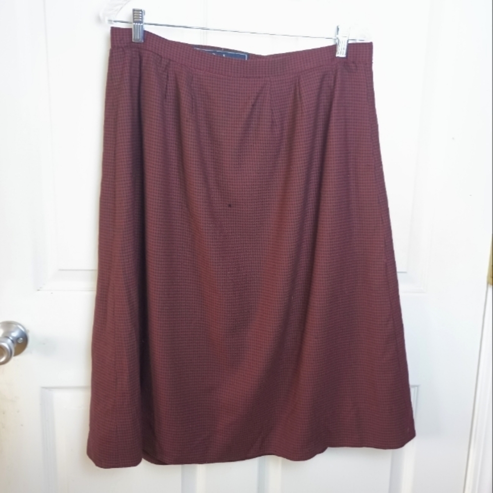 VINTAGE Burberrys Plaid Wool Midi Medium Burgundy Black Preppy Academia Skirt